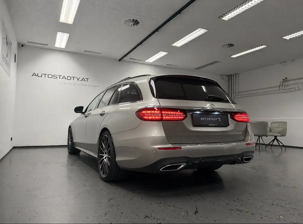 Mercedes-Benz E 400, Bild 10 von 15