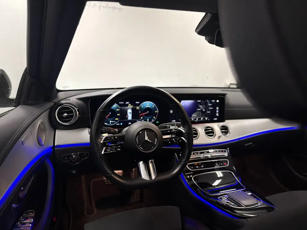 Mercedes-Benz E 400, Bild 12 von 15